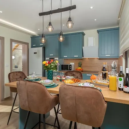 Lovely In With Kitchen شقة